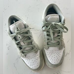 NIKE Air Jordan 1 Low SE 'Seafoam' Mint Green Size 5 Youth